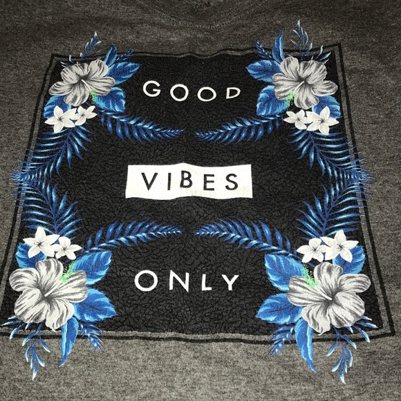 Summer shirt bundle - Picture 4 of 8